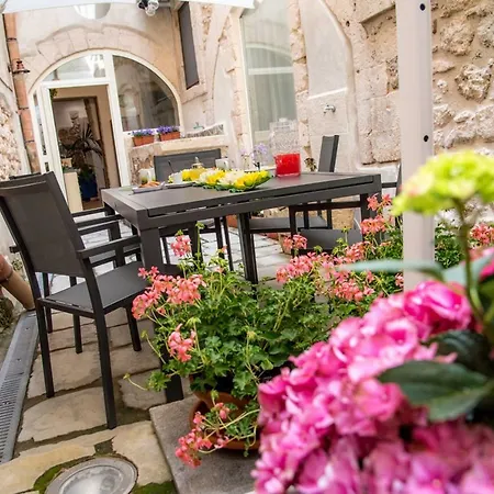 Ortigia Ancient House Apartment Syracuse Exterior photo