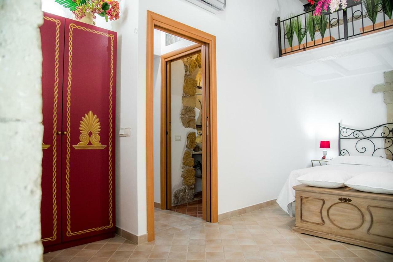 Ortigia Ancient House * Syracuse